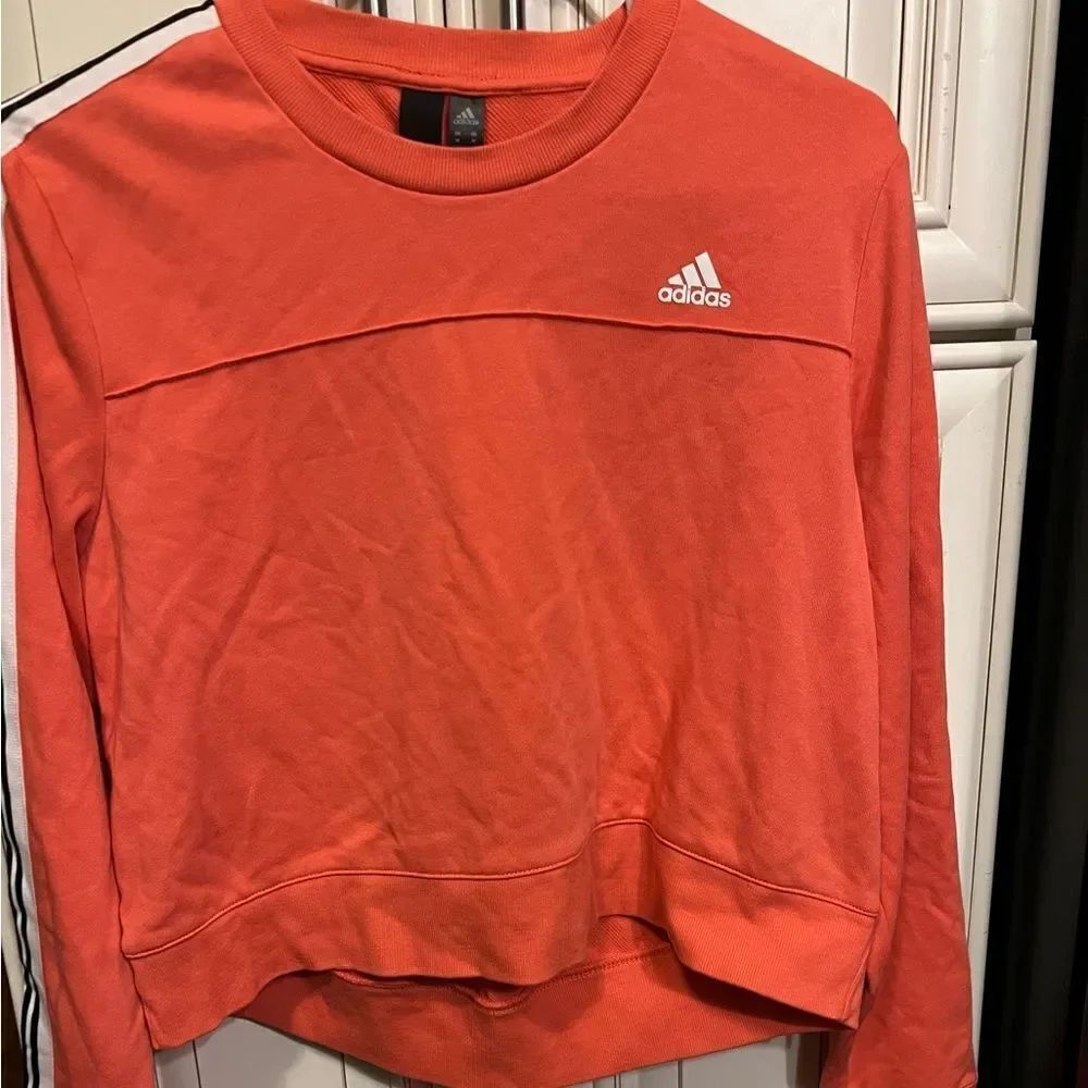 adidas women's cropped sweatshirt M